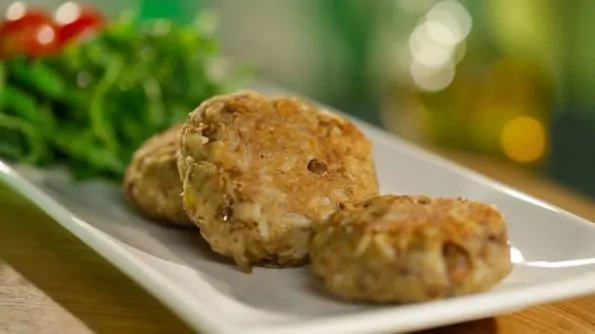 Куриные котлеты с манной крупой на пару в мультиварке Куриные котлеты с манной крупой на пару в мультиварке